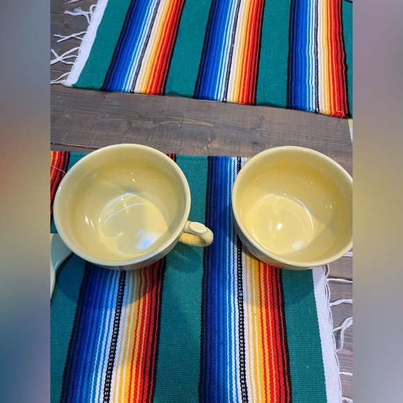 Temp-Tations Sunny Yellow Bowls with Lids - Picture 3 of 4